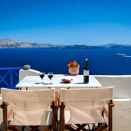 Chelidonia Traditional Hotel Oia (Santorini)